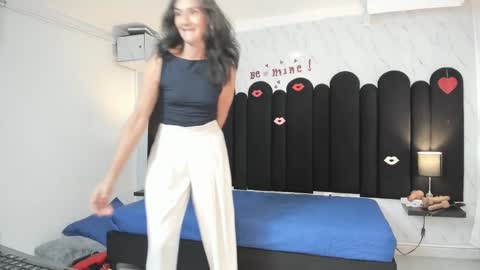 Snapshot of emma_mendoza chatting on March 6, 3:13 pm Emma online show from March 6, 3:13 pm