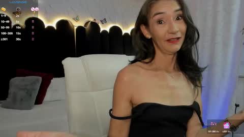 Snapshot of emma_mendoza chatting on October 14, 12:17 pm Emma online show from October 14, 12:17 pm