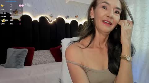 Snapshot of emma_mendoza chatting on October 20, 12:05 pm Emma online show from October 20, 12:05 pm