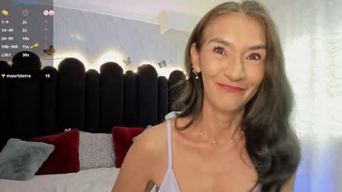 Snapshot of emma_mendoza chatting on October 23, 12:04 pm Emma online show from October 23, 12:04 pm