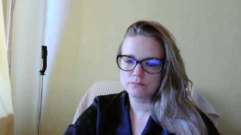 emma_misty_ online show from October 1, 7:25 am