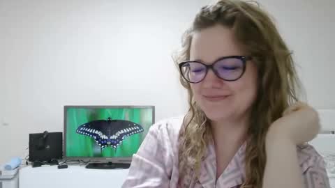 emma_misty_ online show from March 2, 8:26 pm