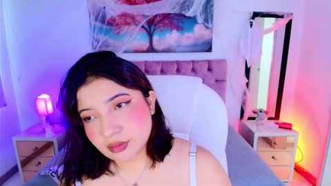 Emma Monserratt online show from October 13, 6:19 pm