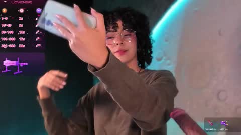     online show from September 27, 10:20 am