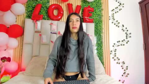 Snapshot of emma_nmm chatting on February 21, 11:44 am Emma online show from February 21, 11:44 am