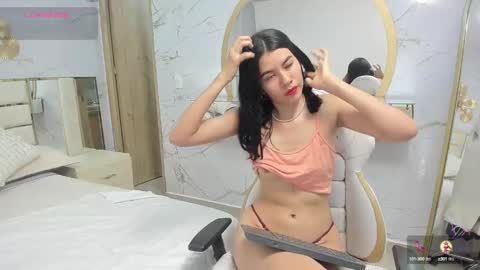 Emma online show from December 3, 6:06 pm