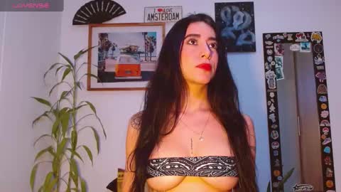 Sara Luna online show from February 25, 3:20 am