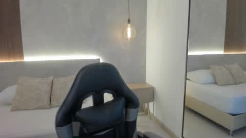 Snapshot of emma_rousse5 chatting on March 19, 7:40 pm E M M A online show from March 19, 7:40 pm