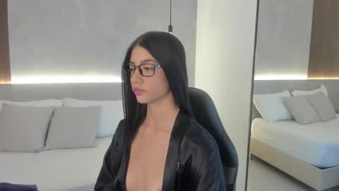 Snapshot of emma_rousse5 chatting on March 20, 11:09 pm E M M A online show from March 20, 11:09 pm