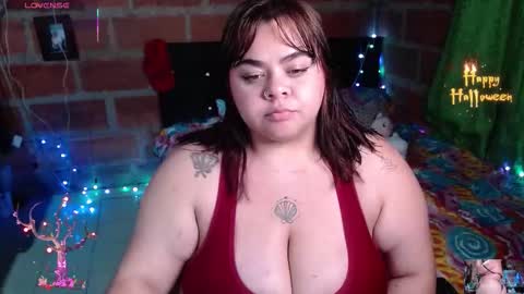 Snapshot of emma_ruiiz_ chatting on October 21, 1:28 am emma online show from October 21, 1:28 am