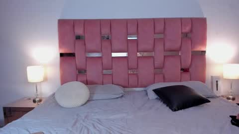 emma_saenz01 online show from December 30, 12:11 am