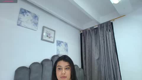 Snapshot of emma_saenz01 chatting on May 24, 1:54 am emma_saenz01 online show from May 24, 1:54 am