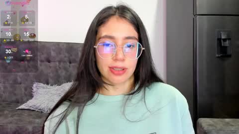 Snapshot of emma_sandovaal chatting on December 23, 2:13 am Emma online show from December 23, 2:13 am