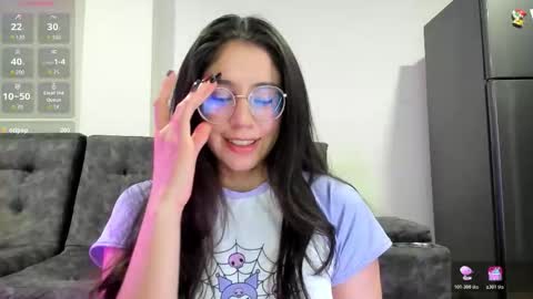 Snapshot of emma_sandovaal chatting on October 29, 2:58 am Emma online show from October 29, 2:58 am