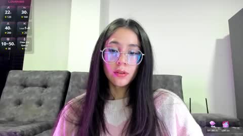 Snapshot of emma_sandovaal chatting on November 6, 3:40 am Emma online show from November 6, 3:40 am