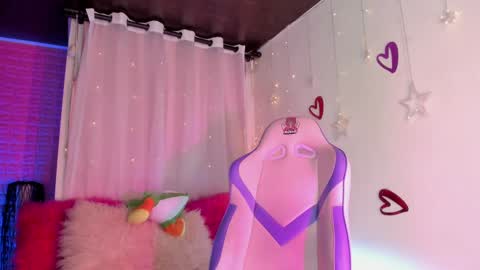 Snapshot of emma_soffia_ chatting on March 5, 9:48 pm EMMA online show from March 5, 9:48 pm