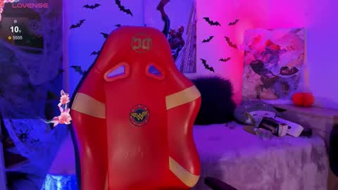 EMMA  online show from October 30, 5:13 pm