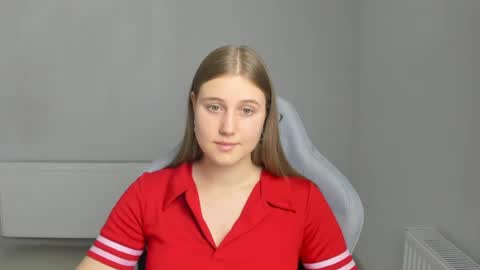 Snapshot of emma_sweettyy chatting on July 12, 12:07 pm Emma online show from July 12, 12:07 pm