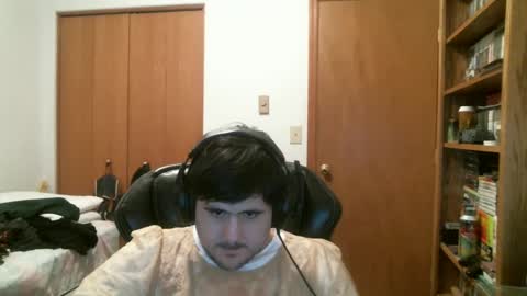 emma_the_boy online show from December 3, 9:33 am