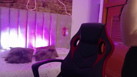 emma_visconti online show from October 17, 12:30 pm