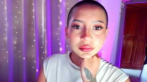 Snapshot of emma_web_ chatting on January 31, 7:11 pm Emma web online show from January 31, 7:11 pm