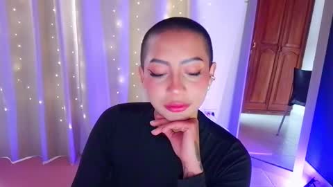 Snapshot of emma_web_ chatting on February 3, 6:57 pm Emma web online show from February 3, 6:57 pm