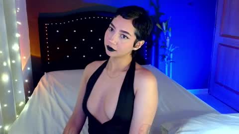 Emma web online show from May 20, 2:56 pm