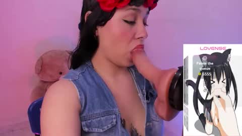 Snapshot of emma_winslows chatting on February 3, 3:26 am Emma online show from February 3, 3:26 am