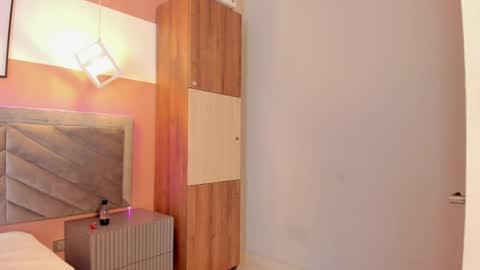 Snapshot of emmaa_smith1 chatting on April 2, 3:04 am emmaa_smith1 online show from April 2, 3:04 am