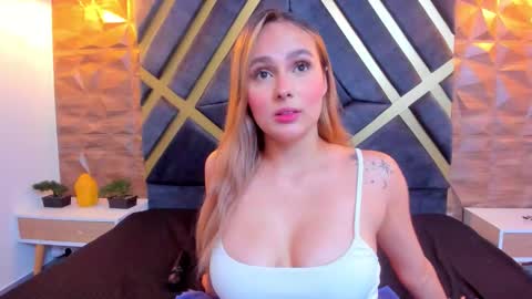 Snapshot of emmaa_white_ chatting on October 9, 5:44 pm EMMA online show from October 9, 5:44 pm