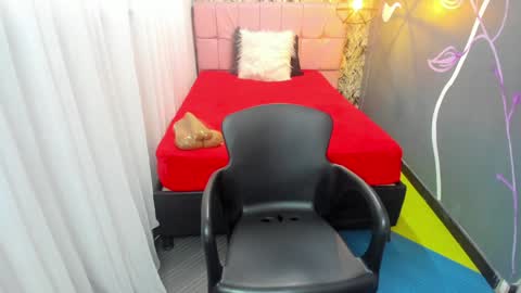 Emma Evans online show from December 26, 2:59 pm