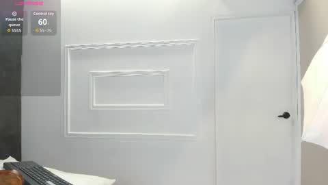 Snapshot of emmaalennox__ chatting on June 20, 12:30 pm Emma online show from June 20, 12:30 pm