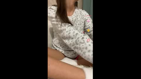 Snapshot of emmaamazingeyes chatting on October 28, 4:42 pm Emma 31487 online show from October 28, 4:42 pm