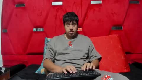 Snapshot of emmaanddemon chatting on February 4, 12:22 pm EmmaAndDemon online show from February 4, 12:22 pm