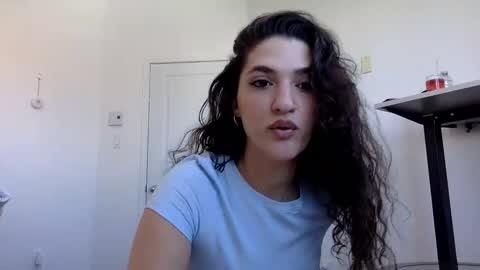 Snapshot of emmababy2322 chatting on February 5, 5:20 pm Emma online show from February 5, 5:20 pm
