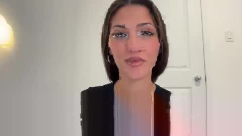 Emma online show from March 6, 10:06 pm