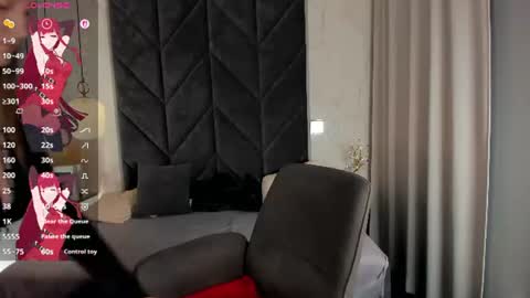Snapshot of emmabloomm chatting on June 25, 10:14 pm Emma online show from June 25, 10:14 pm