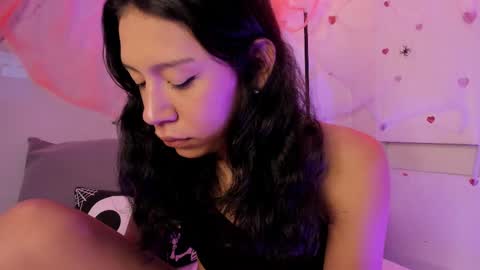 Snapshot of emmaclark_1 chatting on October 7, 8:39 pm emmaclark_1 online show from October 7, 8:39 pm