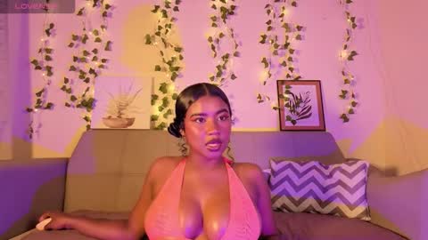 Snapshot of emmaconneer chatting on October 29, 2:30 pm Emma online show from October 29, 2:30 pm