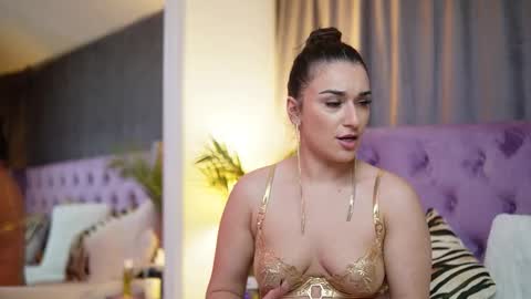  Emma  online show from October 31, 6:20 pm