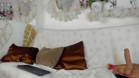 Emma Duque online show from May 21, 9:44 pm
