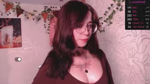 Snapshot of emmae__ chatting on November 16, 12:22 pm Emma online show from November 16, 12:22 pm