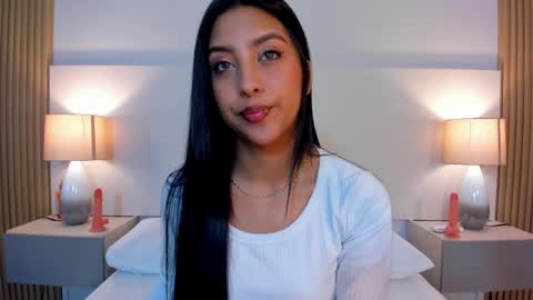 Snapshot of emmaespencer chatting on April 10, 11:26 am emmaespencer online show from April 10, 11:26 am
