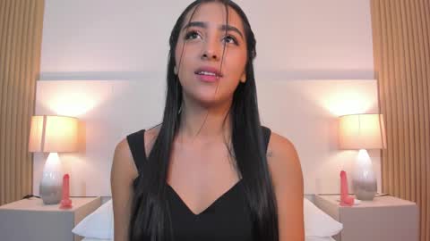 Snapshot of emmaespencer chatting on April 25, 11:35 am emmaespencer online show from April 25, 11:35 am
