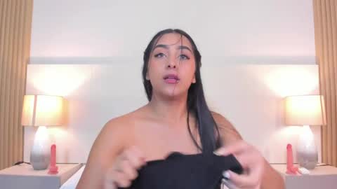 Snapshot of emmaespencer chatting on April 25, 1:41 pm emmaespencer online show from April 25, 1:41 pm