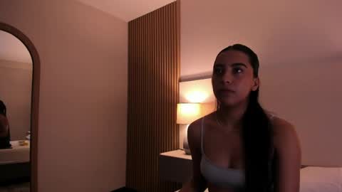 Snapshot of emmaespencer chatting on April 29, 11:14 am emmaespencer online show from April 29, 11:14 am