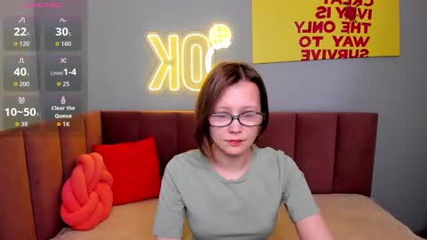 Emma 3 online show from March 19, 1:42 am
