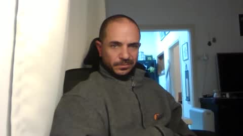 Ariel online show from January 5, 8:10 pm