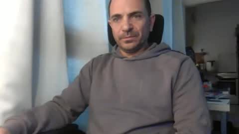 Snapshot of emmagold123 chatting on March 6, 5:37 am Ariel online show from March 6, 5:37 am