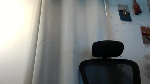 Snapshot of emmagold123 chatting on March 11, 10:43 am Ariel online show from March 11, 10:43 am